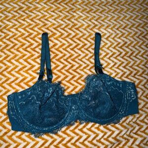 Victoria's Secret Teal Lace Bra NWOT